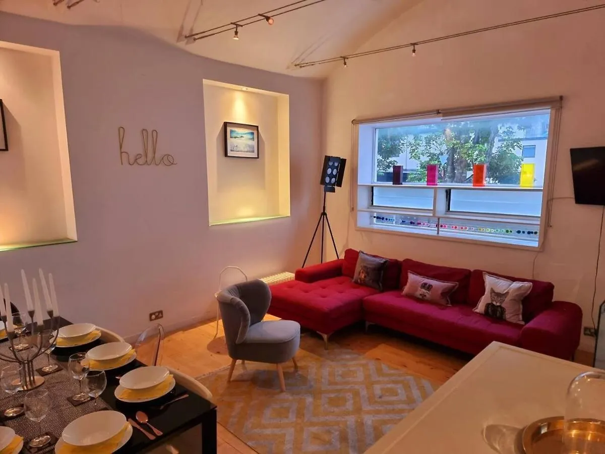 Quirky Seaside Family Cottage Walk To The Waves! Brighton