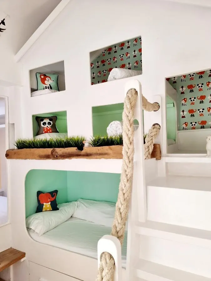 Quirky Seaside Family Cottage Walk To The Waves! 브라이턴